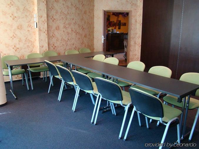 Hotel Alexander'S Nitra Facilidades foto